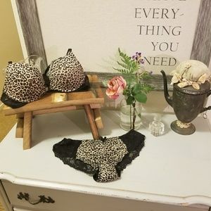 Adore Me Leopard Front Closure Bralette Style Bra.
